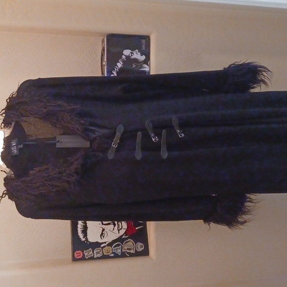 DOLLSKILL 3X WIDOW BLACK LONG SLEEVE FAUX FUR NECK/CUFFS BUCKELS FRONT SWEATER - Picture 3 of 16